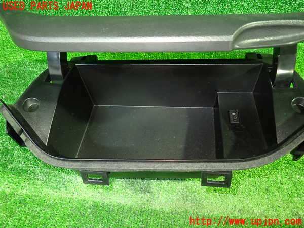 1UPJ-9237187841]セレナ e-POWER(HFC27)小物入れ1 中古_2