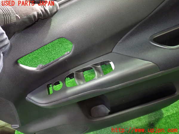 1UPJ-9237181234]セレナ e-POWER(HFC27)右前ドア内張り 中古_2