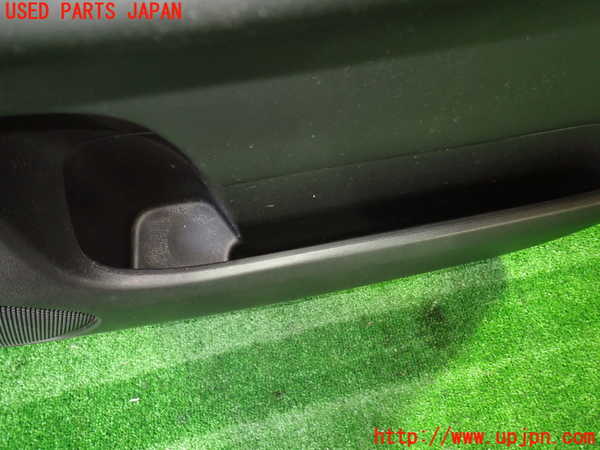 1UPJ-9237181234]セレナ e-POWER(HFC27)右前ドア内張り 中古_3
