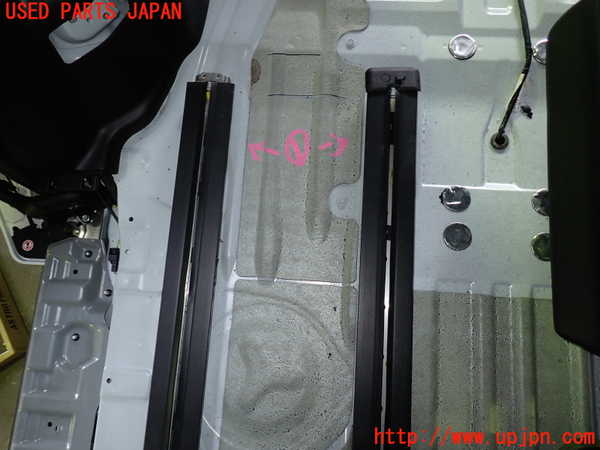 1UPJ-9237187496]セレナ e-POWER(HFC27)シートレール1 (2列目右側) 中古_2