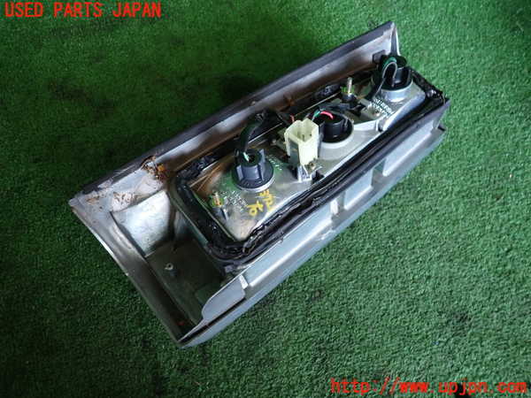 2UPJ-9237211530]セドリック ワゴン(WY30)右テールランプ 中古_2