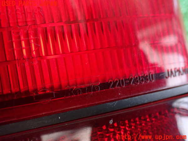 2UPJ-9237211530]セドリック ワゴン(WY30)右テールランプ 中古_3