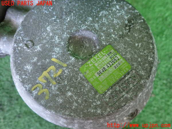 2UPJ-9237216025]セドリック ワゴン(WY30)エアコンコンプレッサー 中古_3