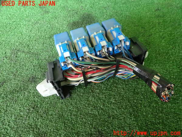 2UPJ-9237216741]セドリック ワゴン(WY30)ヒューズボックス1 中古_2