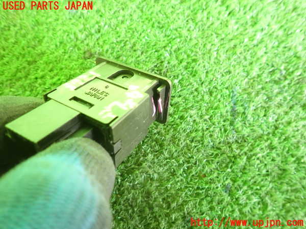 2UPJ-9237216300]セドリック ワゴン(WY30)デフォッガースイッチ 中古_3