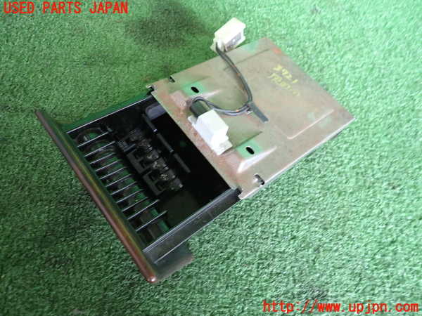 2UPJ-9237217821]セドリック ワゴン(WY30)灰皿1 中古_2