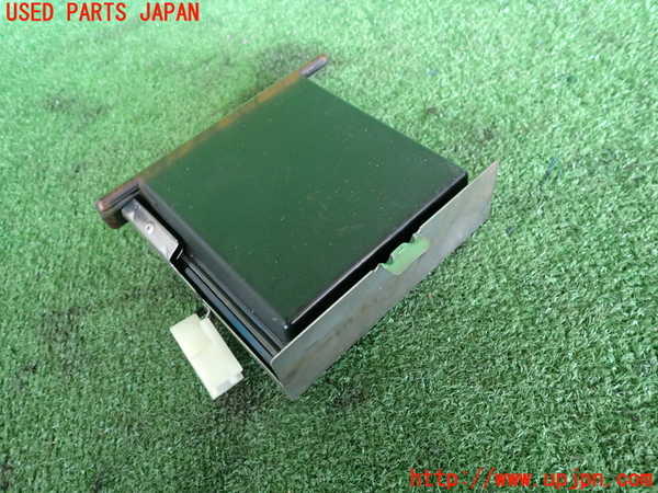 2UPJ-9237217821]セドリック ワゴン(WY30)灰皿1 中古_3