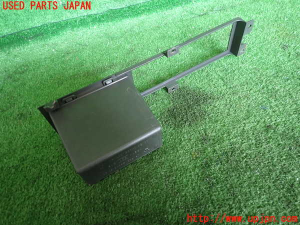 2UPJ-9237217841]セドリック ワゴン(WY30)小物入れ1 中古_5