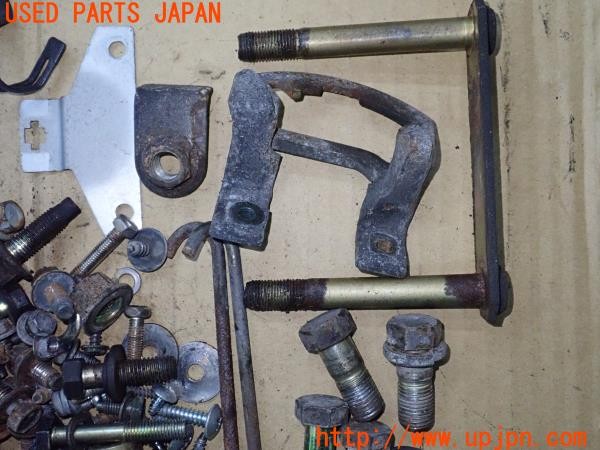 3UPJ=9237220720]グロリア ワゴン(WY30)後期 ネジ・ナット・ステー類 セット ジャンク_3