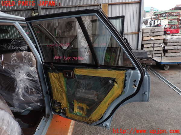 2UPJ-9237221290]グロリア ワゴン(WY30)右後ドア (ジャンク品) 中古_5