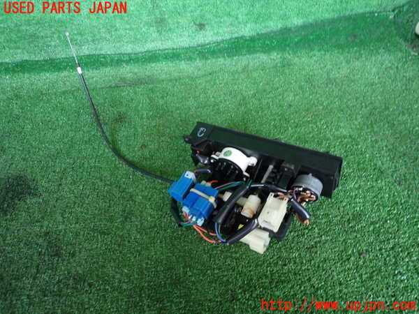 2UPJ-9237226066]グロリア ワゴン(WY30)エアコンスイッチ1 中古_3