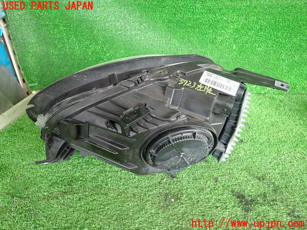 2UPJ-9237231132]BMW ミニ(MINI)クーパーD(XN15)左ヘッドライト LED 中古 (F56)_3