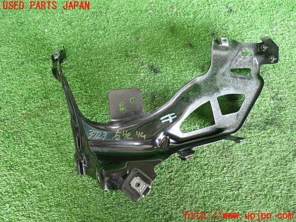 2UPJ-9237231140]BMW ミニ(MINI)クーパーD(XN15)右ヘッドライトリム 中古 (F56)_2