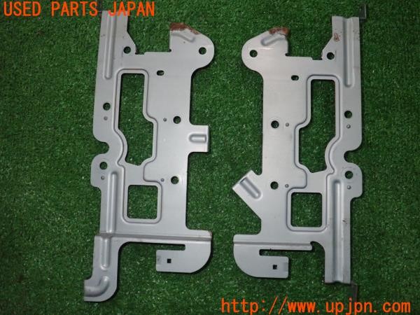 3UPJ=9237240604]ソアラ 3.0GT(JZZ31)後期 純正 オーディオ取付ブラケット ステー 86211-24050・86212-24050 左右セット 中古_2