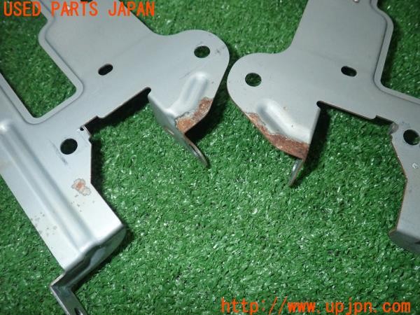 3UPJ=9237240604]ソアラ 3.0GT(JZZ31)後期 純正 オーディオ取付ブラケット ステー 86211-24050・86212-24050 左右セット 中古_4