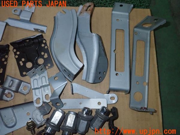 3UPJ=9237240720]ソアラ 3.0GT Gパッケージ装着車(JZZ31)後期 ネジ・ナット・ステー類 ジャンク_3