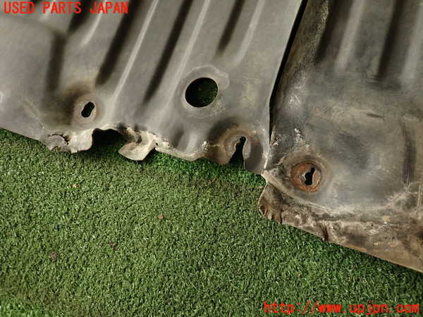 2UPJ-9237242170]ソアラ(JZZ31)エンジンアンダーカバー 中古_2