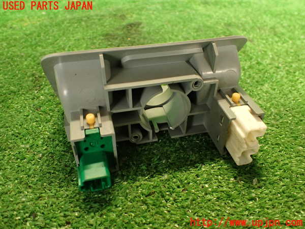 2UPJ-9237246307]ソアラ(JZZ31)スイッチ2 (給油口、バックドアオープナー) 中古_4