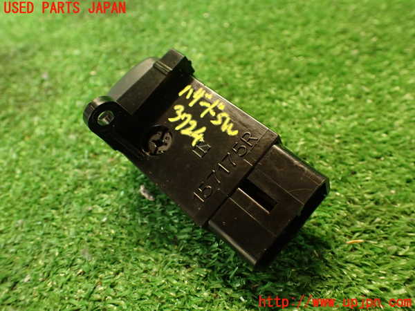 2UPJ-9237246290]ソアラ(JZZ31)ハザードスイッチ 中古_3