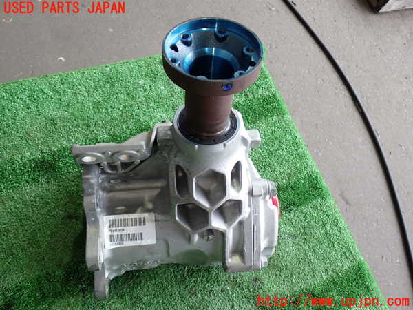 2UPJ-9237253300]ボルボ・XC60(UD4204TXC)トランスファー 中古_3