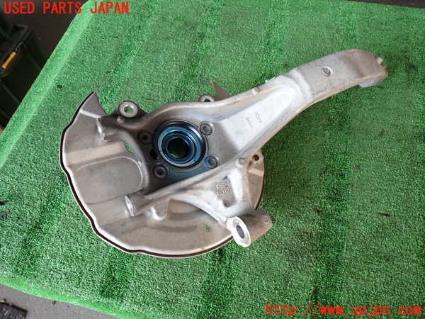 2UPJ-9237254290]ボルボ・XC60(UD4204TXC)右フロントナックルハブ 中古_2