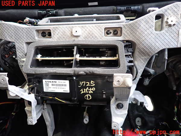 2UPJ-9237256081]ボルボ・XC60(UD4204TXC)エバポレーター1 中古_2