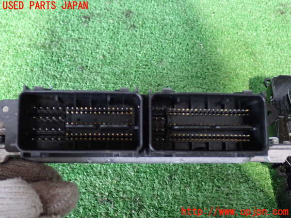 2UPJ-9237256110]ボルボ・XC60(UD4204TXC)エンジンコンピューター 中古_3