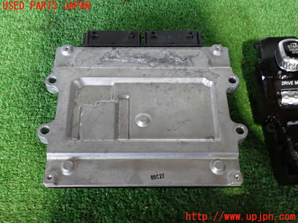 2UPJ-9237256110]ボルボ・XC60(UD4204TXC)エンジンコンピューター 中古_4