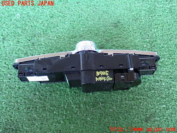 2UPJ-9237256290]ボルボ・XC60(UD4204TXC)ハザードスイッチ 中古_2