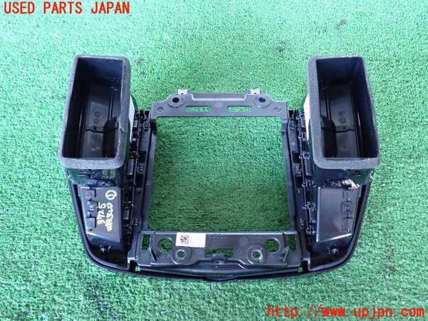 2UPJ-9237257526]ボルボ・XC60(UD4204TXC)エアコン吹き出し口1(真中) 中古_2