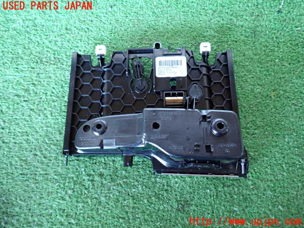 2UPJ-9237257841]ボルボ・XC60(UD4204TXC)小物入れ1 中古_3