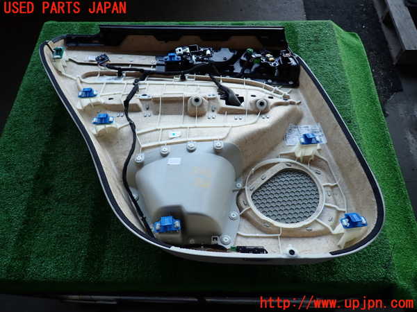 2UPJ-9237251294]ボルボ・XC60(UD4204TXC)右後ドア内張り 中古_5