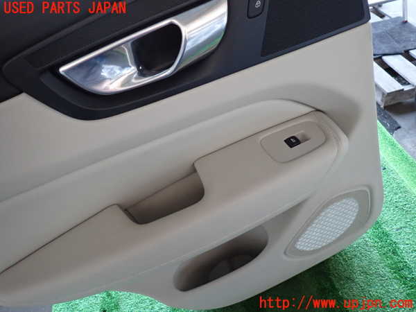 2UPJ-9237251324]ボルボ・XC60(UD4204TXC)左後ドア内張り 中古_4