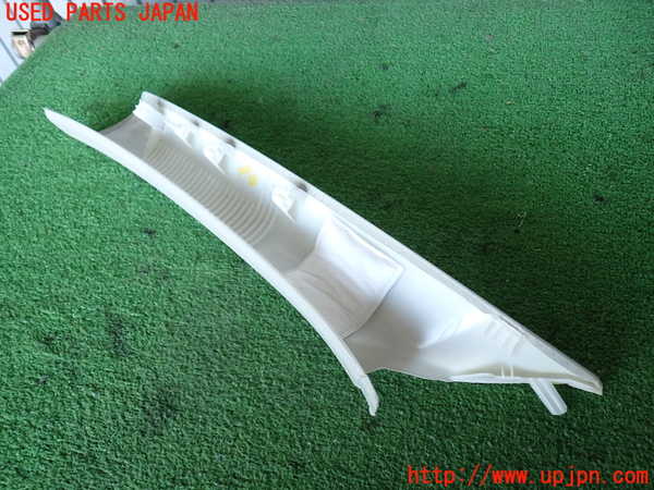 2UPJ-9237257655]ボルボ・XC60(UD4204TXC)右フロントピラートリム 中古_4