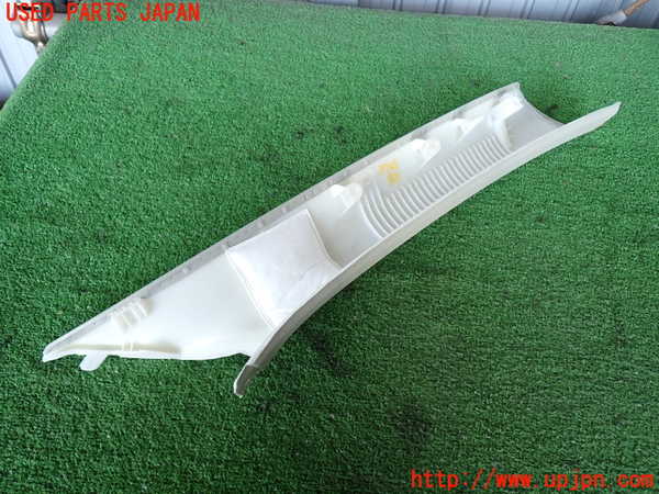 2UPJ-9237257660]ボルボ・XC60(UD4204TXC)左フロントピラートリム 中古_4