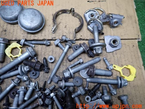 3UPJ=9237260720]ベンツ A200 d(177012 W177)ネジ・ナット・ステー類 セット ジャンク_2