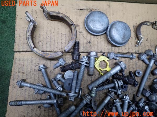 3UPJ=9237260720]ベンツ A200 d(177012 W177)ネジ・ナット・ステー類 セット ジャンク_5
