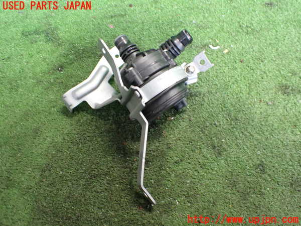 2UPJ-9237262110]ベンツ A200 d(177012)(W177)ウォーターポンプ 中古_2