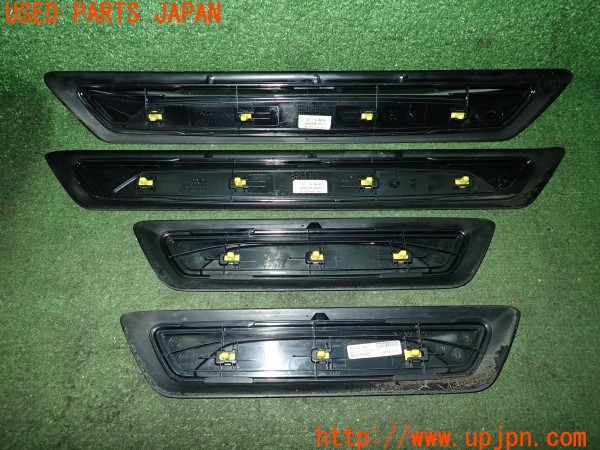 3UPJ=9237270616]BMW 420i グランクーペ Mスポーツ(4A20 F36)前期 純正 スカッフプレート 中古_4