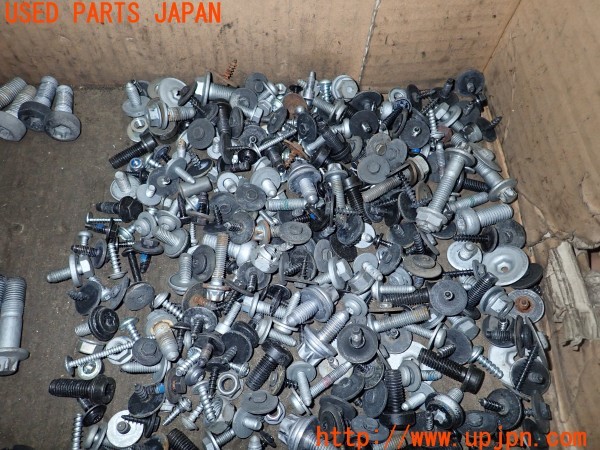 3UPJ=9237270720]BMW 420i グランクーペ Mスポーツ(4A20 F36)前期 ネジ・ナット・ステー類 セット ジャンク_4