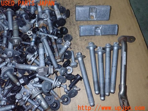 3UPJ=9237280720]BMW ミニ(MINI)クーパーSD(XT20 F55)ネジ・ナット・ステー類 セット ジャンク_2