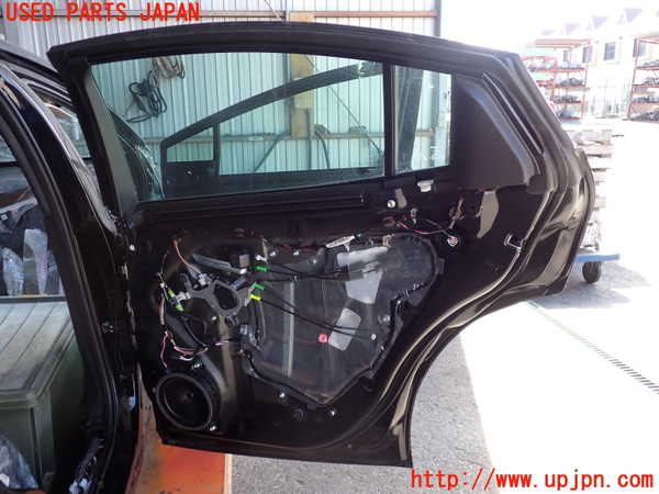 2UPJ-9237301290]プリウス(MXWH60)右後ドア (43R-007953) 中古_4