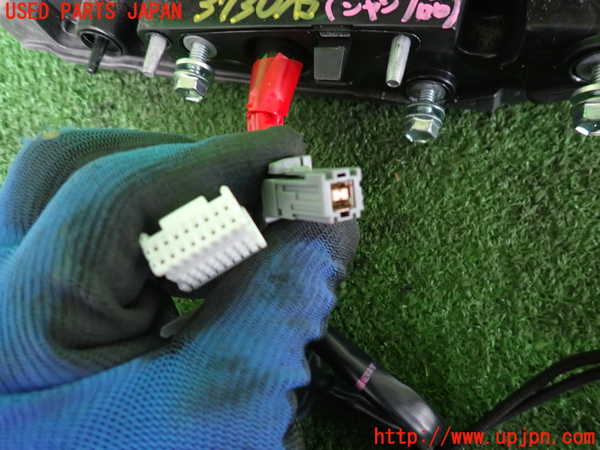 2UPJ-9237301210]プリウス(MXWH60)右ドアミラー (ジャンク品) 中古_5