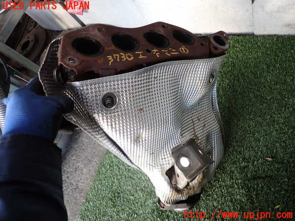 2UPJ-9237302041]プリウス(MXWH60)エキマニ1 (触媒 マニバーター) 中古_4