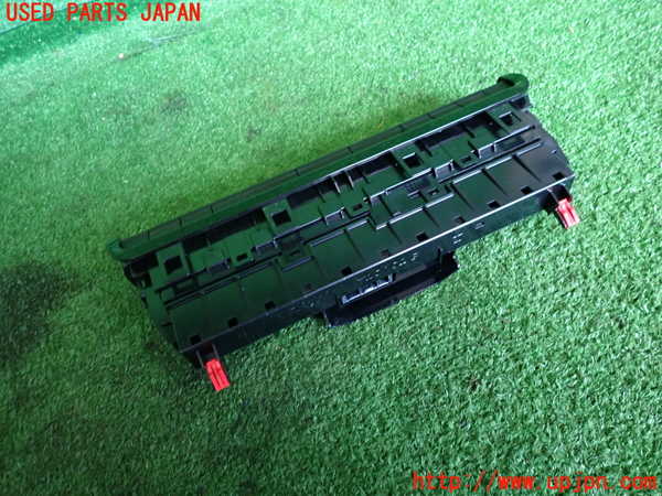 2UPJ-9237306066]プリウス(MXWH60)エアコンスイッチ1 中古_2