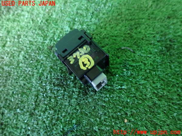 2UPJ-9237306308]プリウス(MXWH60)スイッチ3 (ヘッドライトレベライザー) 中古_2