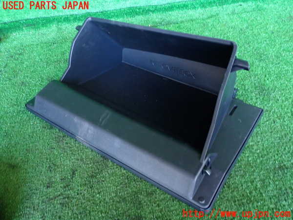 2UPJ-9237307516]プリウス(MXWH60)グローブボックス1 中古_3