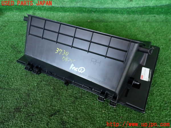 2UPJ-9237307516]プリウス(MXWH60)グローブボックス1 中古_4