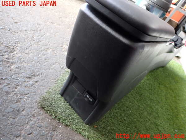 2UPJ-9237307540]プリウス(MXWH60)センターコンソール (ジャンク品) 中古_5