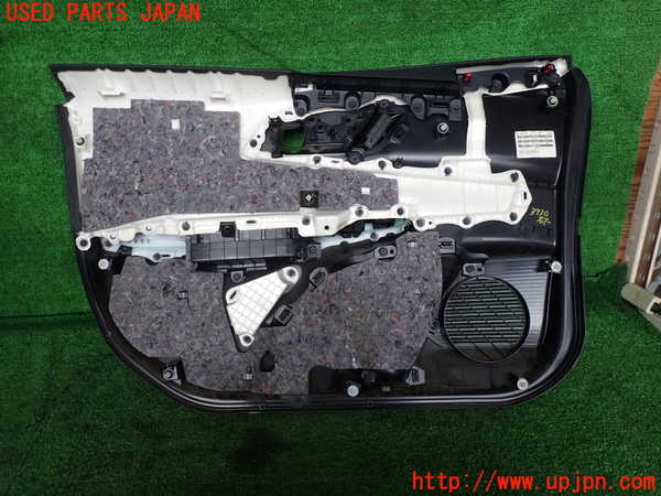 2UPJ-9237301234]プリウス(MXWH60)右前ドア内張り 中古_4